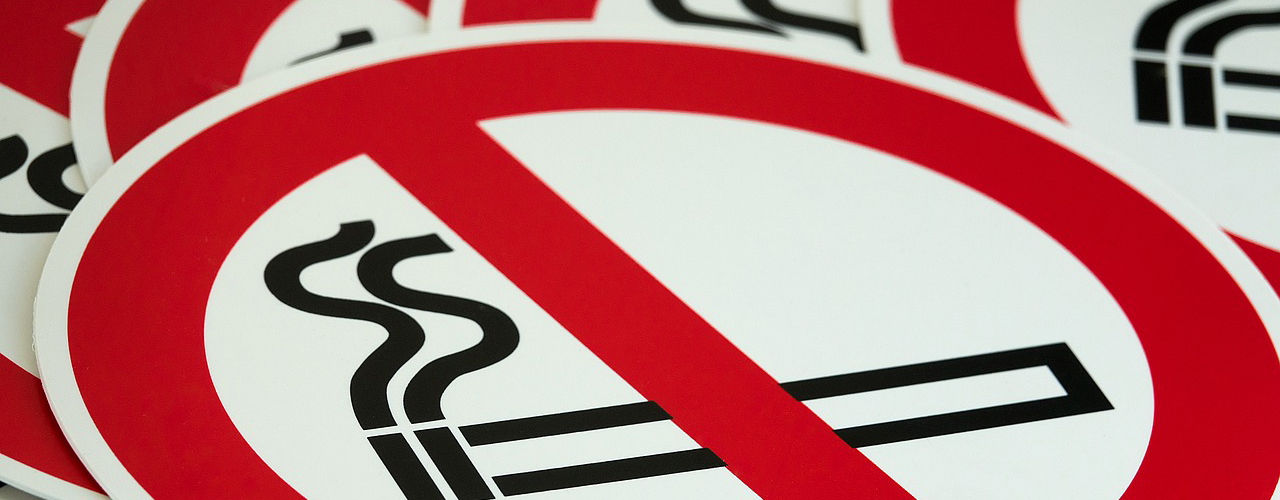El empresario puede prohibir fumar en los espacios al aire libre del centro de trabajo